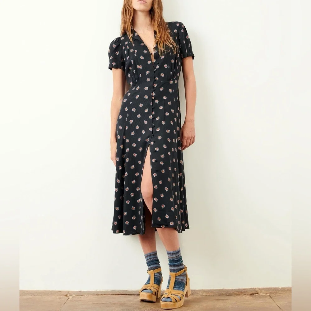 Sessun Adelaida Short Sleeve Button Front Midi Dress in Navy Floral - Size Small